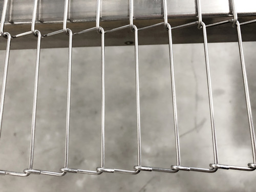 【不銹鋼網(wǎng)帶】電子配件清洗機使用的注意事項