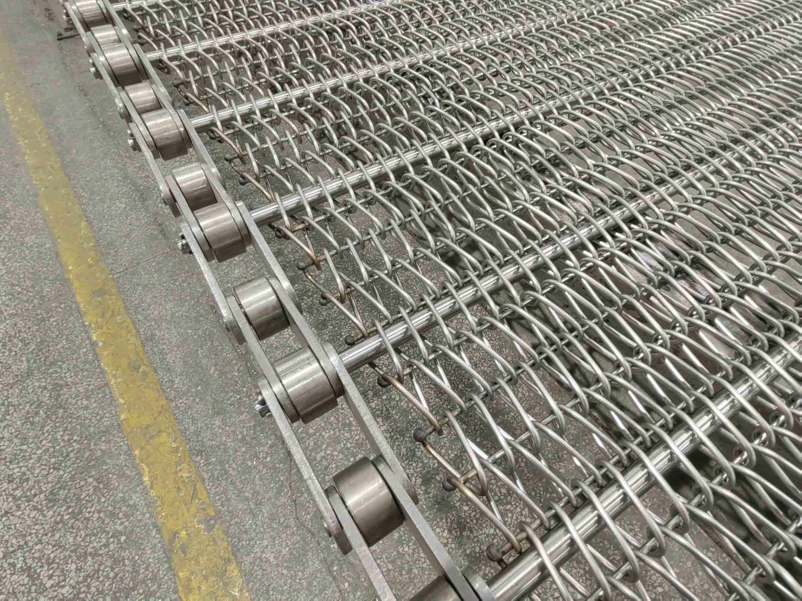 預(yù)制菜行業(yè)必備：金屬輸送網(wǎng)帶的四大優(yōu)點(diǎn)！