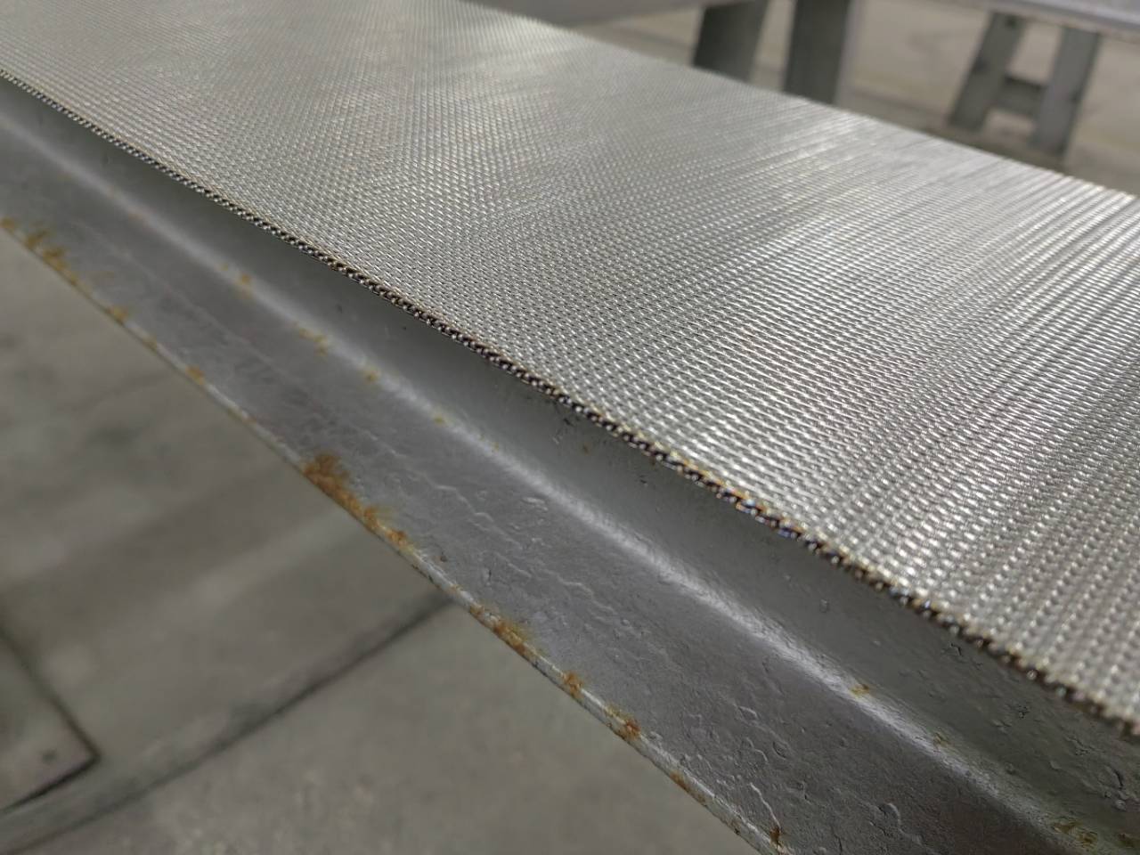 人字形網(wǎng)帶邊緣不開裂，焊接要點(diǎn)有哪些？