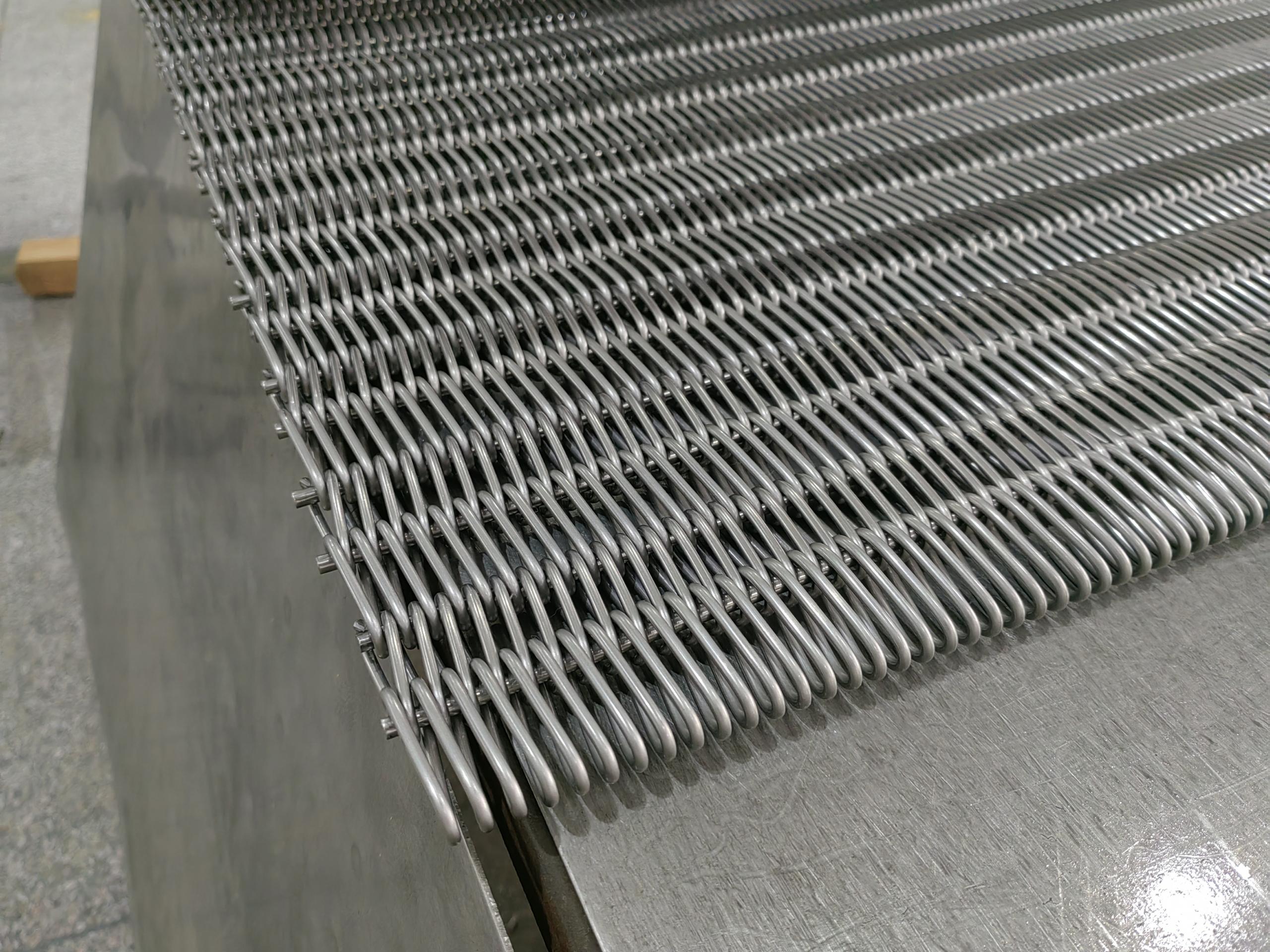 燒結(jié)爐金屬網(wǎng)帶結(jié)構(gòu)設(shè)計(jì)藏玄機(jī)，關(guān)西金屬細(xì)節(jié)拉滿保穩(wěn)定